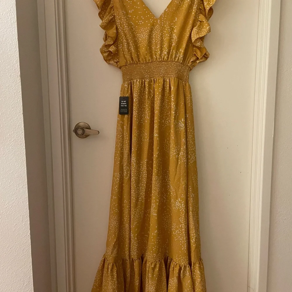 Express Printed Ruffle Sleeve Maxi Dress in Yellow - Picture 5 of 7
